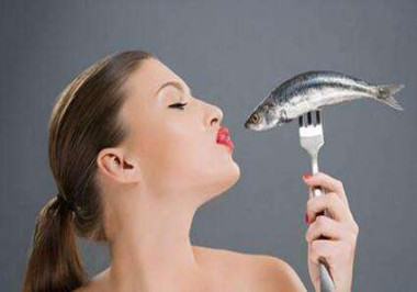 研究检测孕妇吃鱼